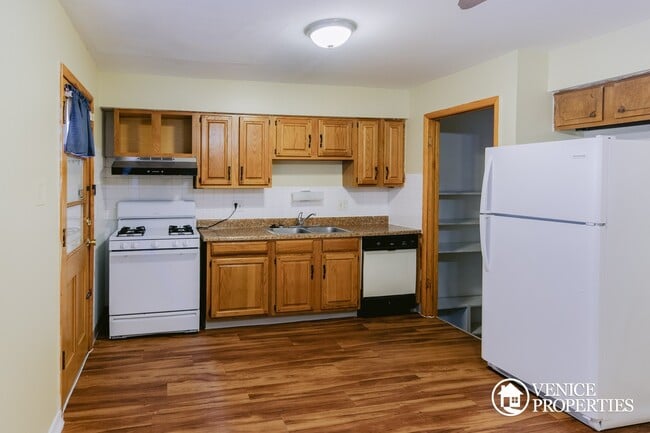 Building Photo - 3 Bedroom On OSU Campus