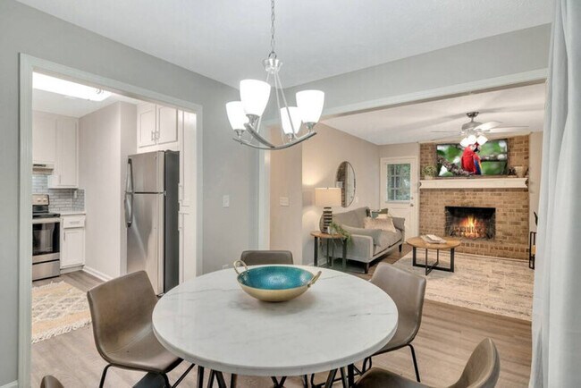 Foto del edificio - Wexford Drive - 3BR - Pet Friendly - Stepl...