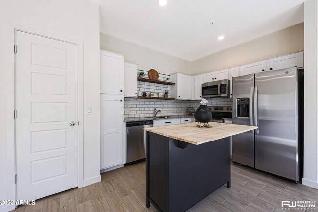 Building Photo - 2149 W Harmont Dr