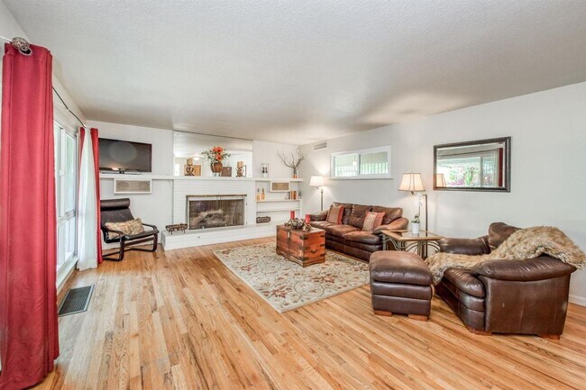 Foto del edificio - 2 br, 2 bath House - 304 W Fedora Ave