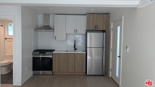 Foto del edificio - 1125 Lodi Pl