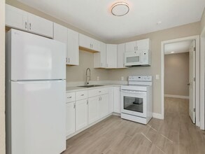 Building Photo - 1207 62nd Ave E