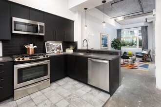 Building Photo - Artisan