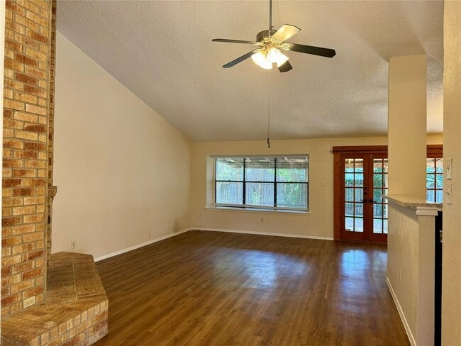 Building Photo - 2800 Goldbridge Dr