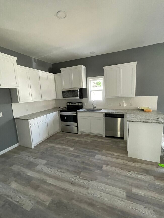 New cabinets and appliances - 426 W Day St