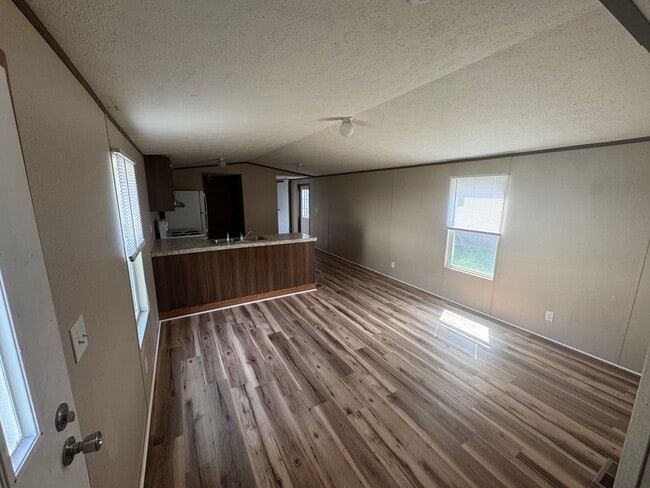 Building Photo - 2208 Cattail Cir