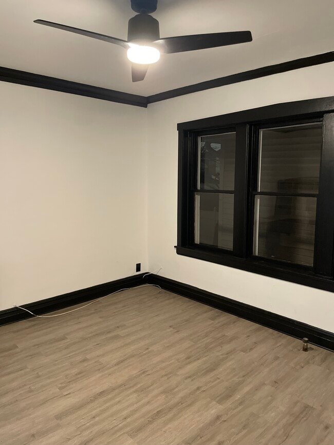 Building Photo - 1621 S 50th Ct