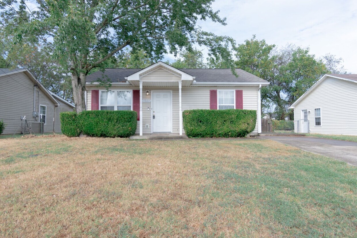 Primary Photo - Ask about Move in Specials..
