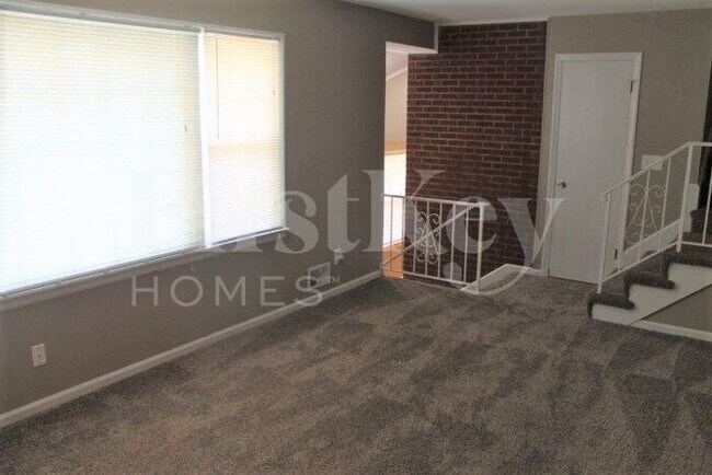 Foto del edificio - 8800 E 61st St