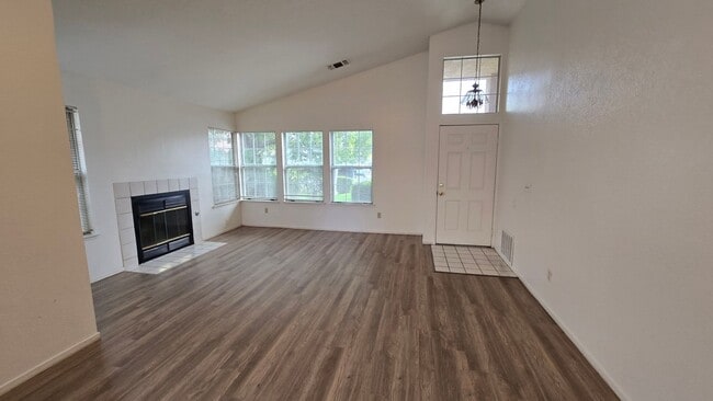 Building Photo - 7912 Rushing River Ct