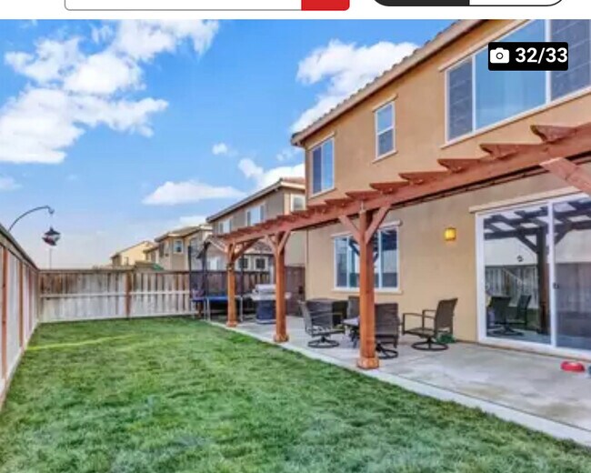 Foto del edificio - 112 Kodiak Dr