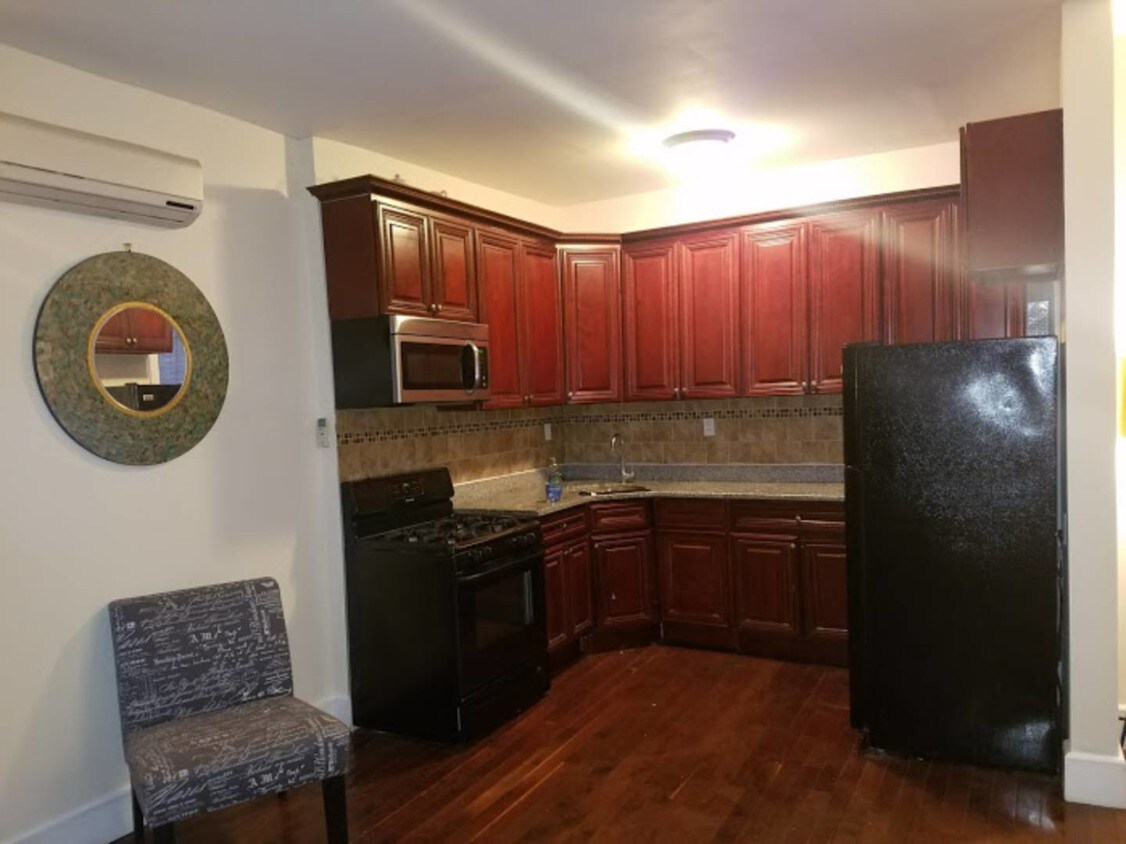 Foto del edificio - 316 W 36th St