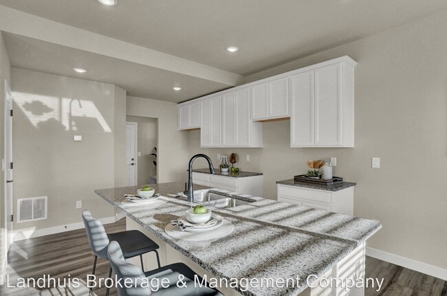 Building Photo - 3 br, 2.5 bath House - 6124 Big Bird Dr