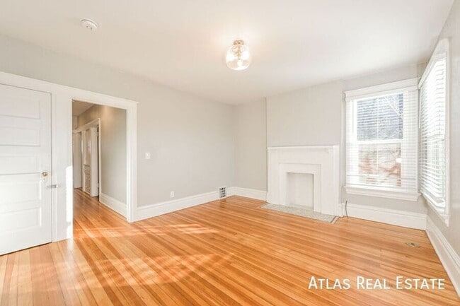 Foto del edificio - 476 N Washington St