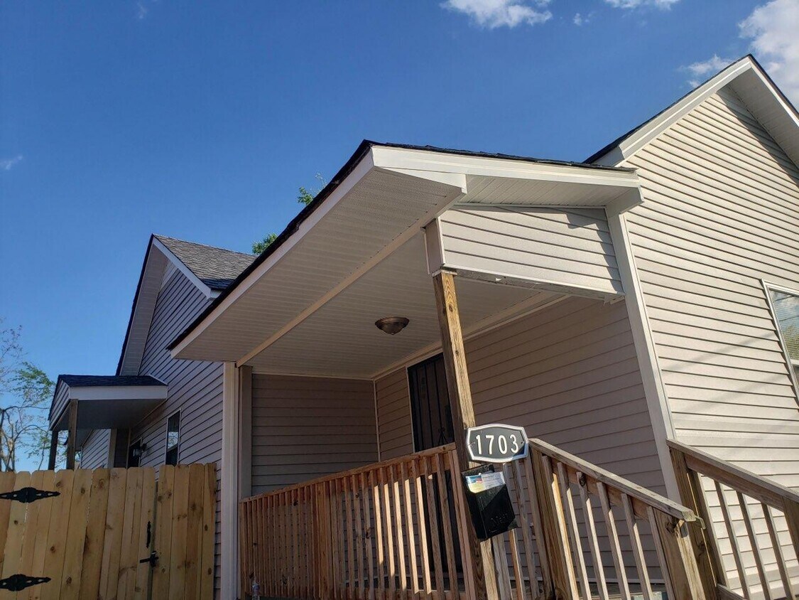 Foto principal - 1703 Cockrill St
