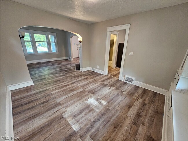 Foto del edificio - 2802 E 118th St