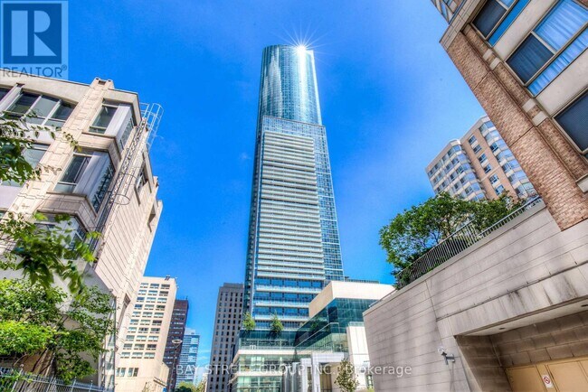 Building Photo - 386-3386 Yonge St
