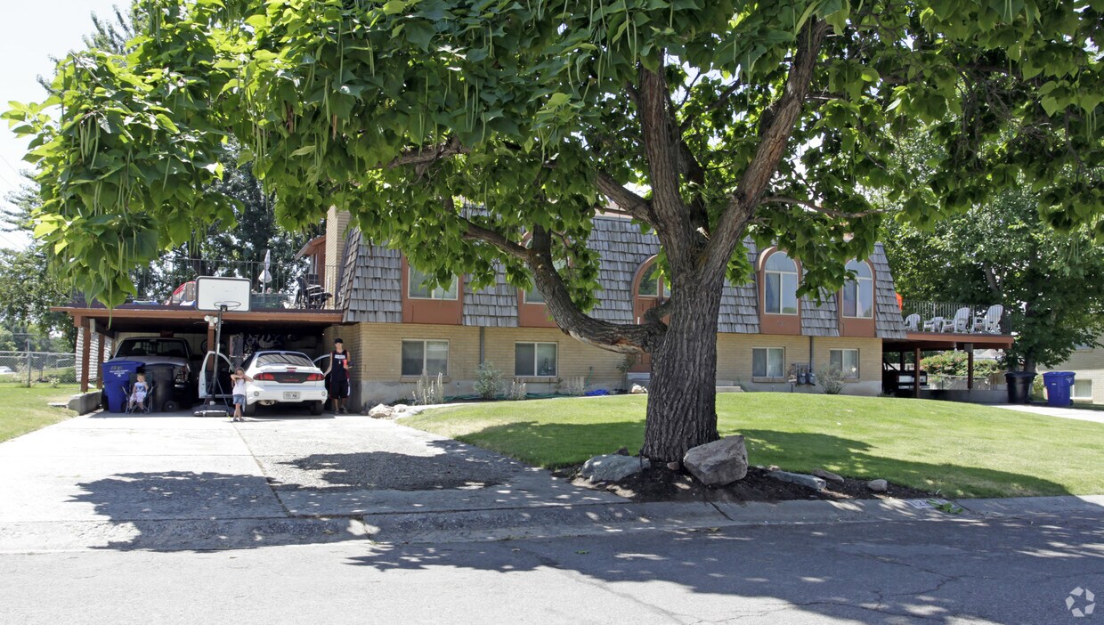 Primary Photo - 1284 E Hemingway Dr