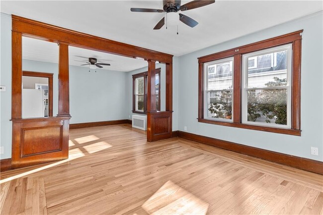 Foto del edificio - 647 Pleasant Valley Pkwy