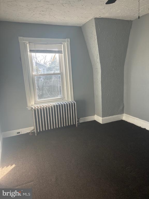 Foto del edificio - 507 E Walnut Ln