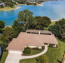 Building Photo - 465 Peninsula Dr