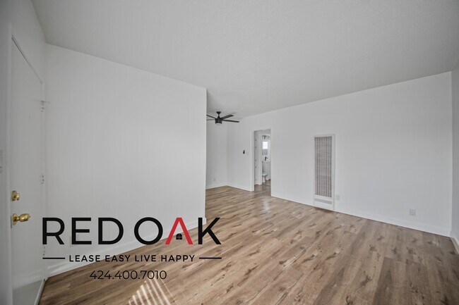 Foto del edificio - 12520 Lakewood Blvd
