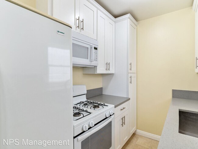Foto del edificio - 1 br, 1 bath Apartment - 1109 Loma Ave. 11...