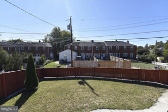 Building Photo - 1601 Thetford Rd