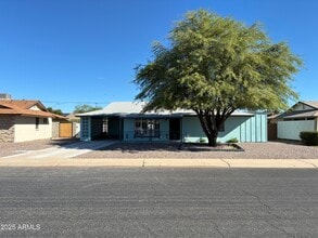 Building Photo - 10530 W Hope Dr
