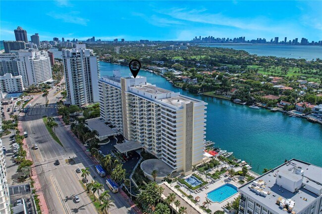 Foto del edificio - 5600 Collins Ave