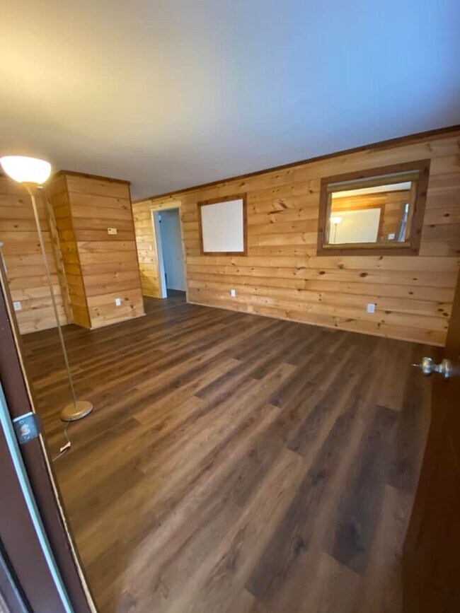 Foto del edificio - 3015 Wedgewood Dr
