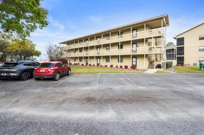 Building Photo - 207 Azalea Rd