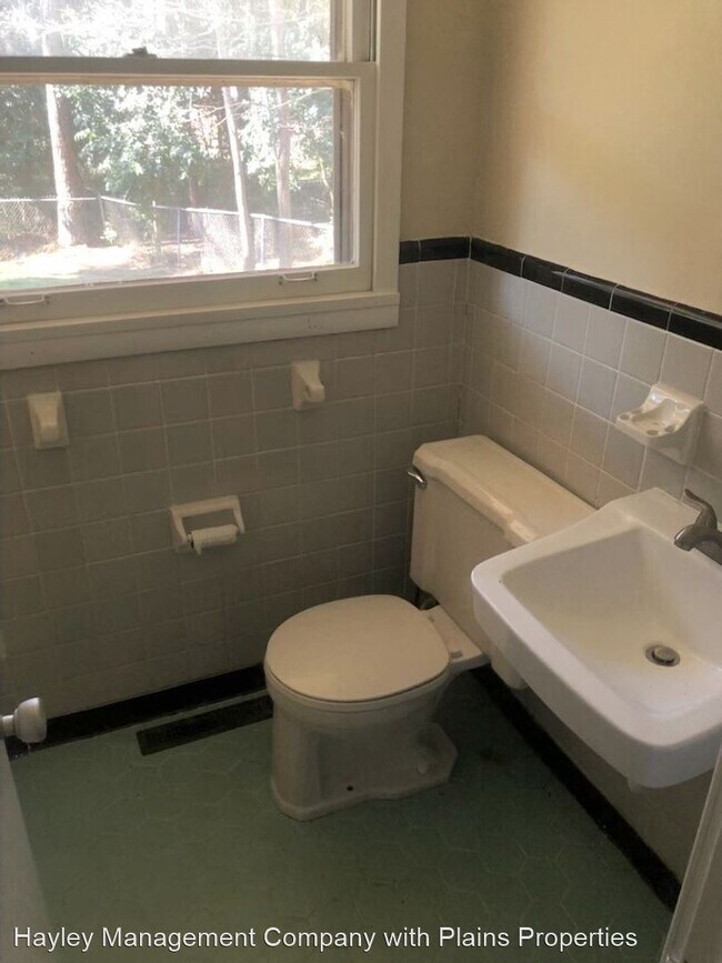 Building Photo - 3 br, 1 bath House - 341 N Dean Rd