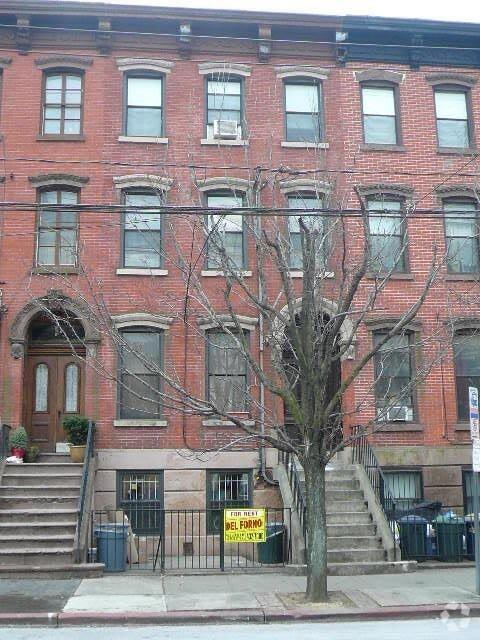 Building Photo - 169 Grand St