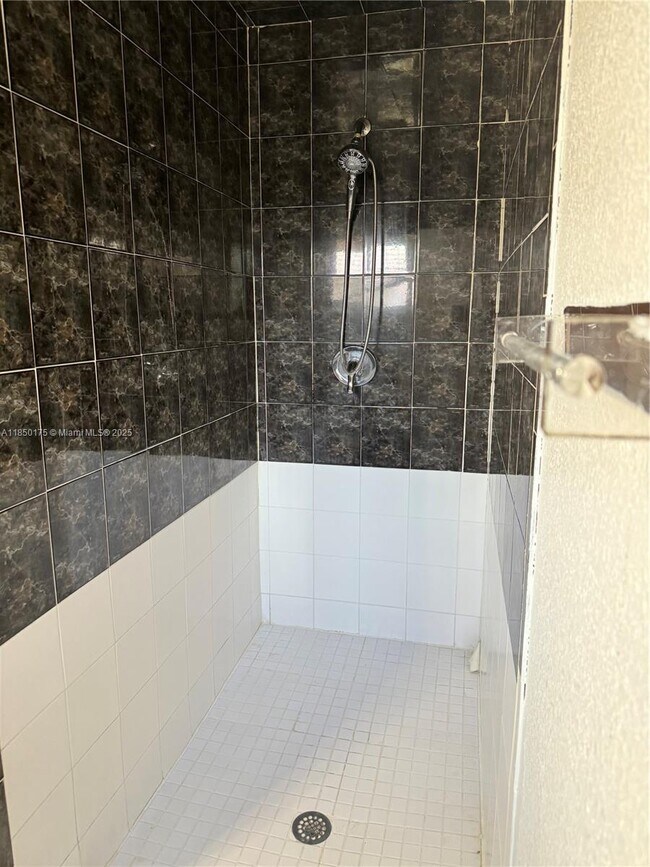 Foto del edificio - 10425 SW 152nd St