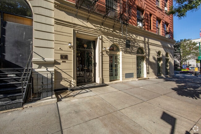 Building Photo - 66 W 77th St