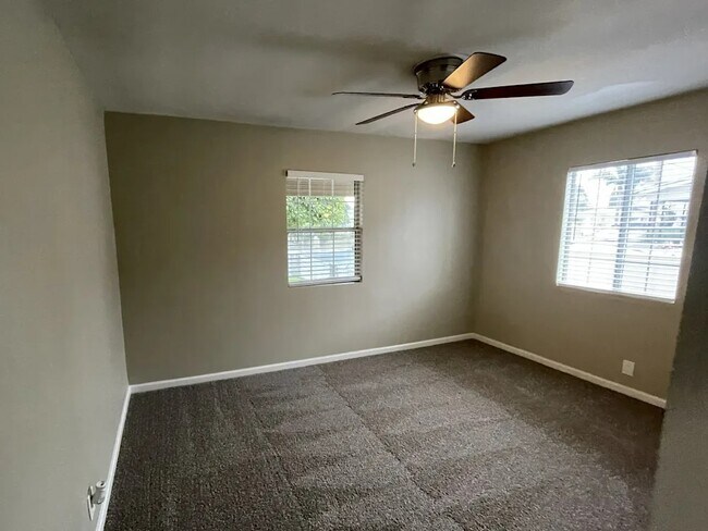 Foto del edificio - 15716 Stevens Ave