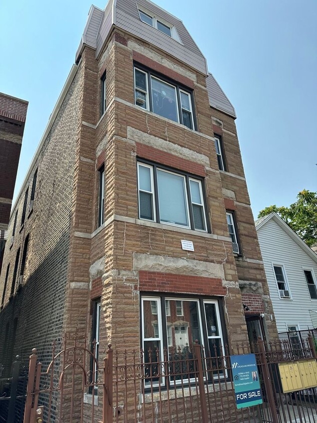 Primary Photo - 2221 W 21st Pl