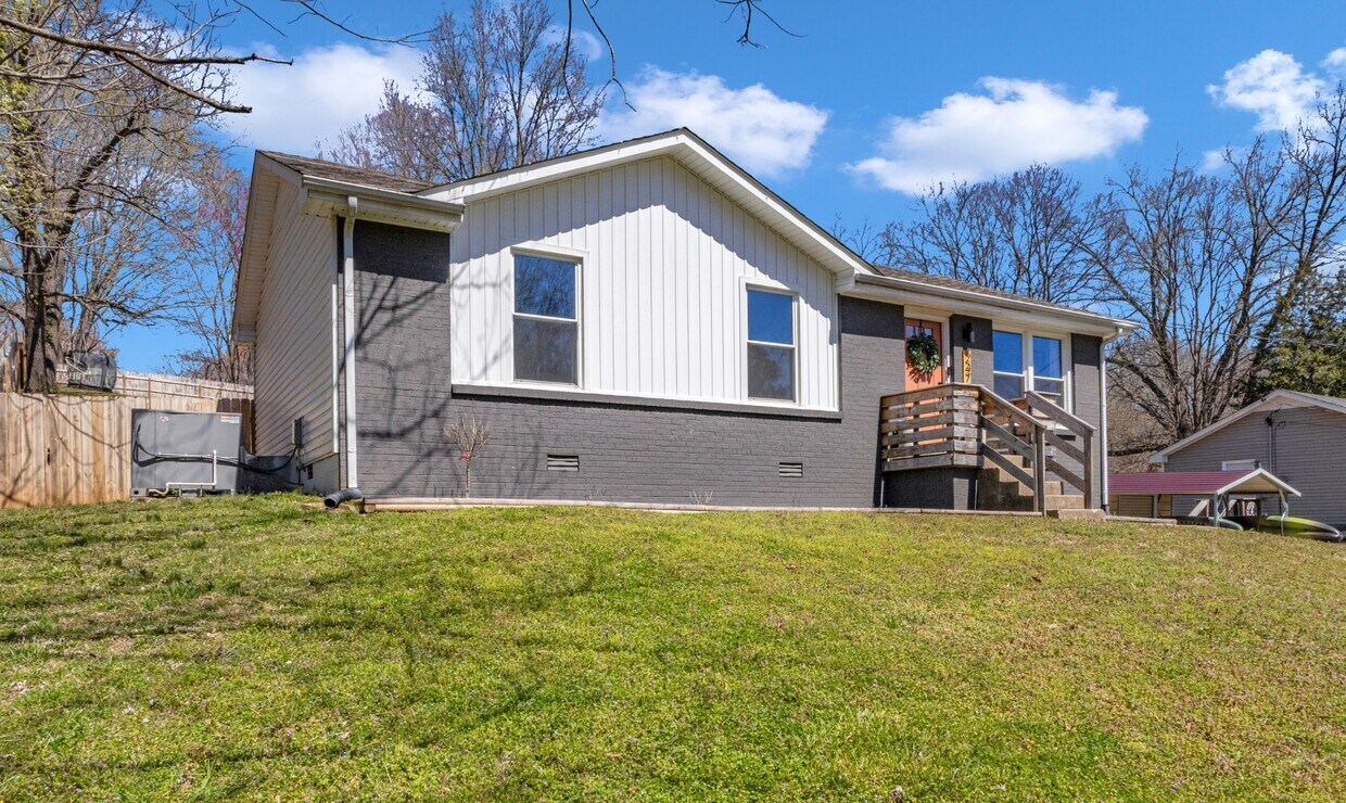 Foto principal - 247 Jeffery Dr