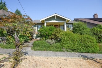 Building Photo - 422 N 63rd St