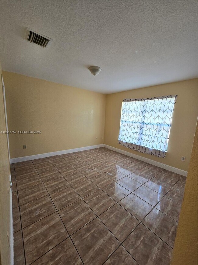 Foto del edificio - 311 NW 97th St