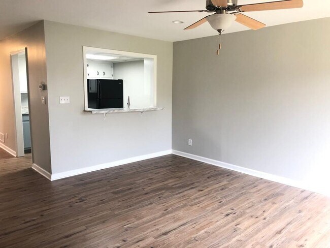 Foto del edificio - Great Oakwood location - 2 bedroom
