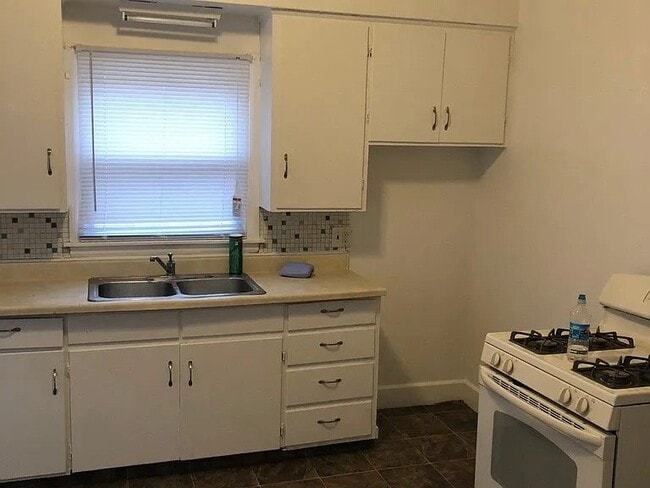 Foto del edificio - 429 Strong Ave