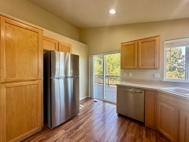 Foto del edificio - Three Bedroom Home in South Salem with a View