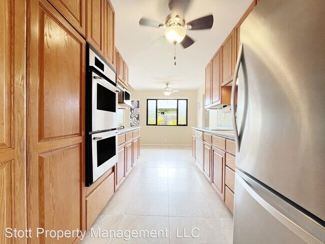 Building Photo - 4 br, 2 bath House - 682 Akoakoa Street