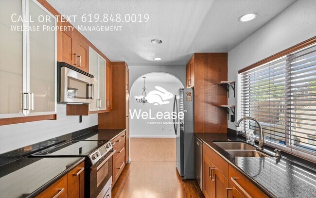 Building Photo - Charming 4-Bedroom Home with Fenced Yard, ...
