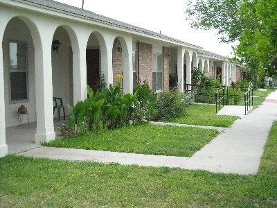 Primary Photo - Villa Del Rio