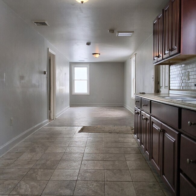 Foto del edificio - 1792 Pleasant St