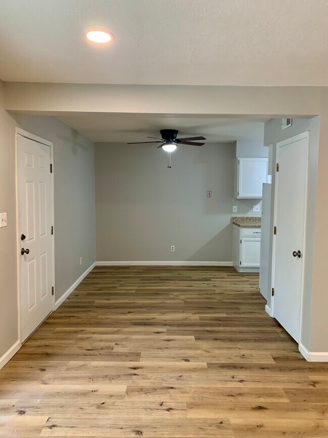 Dining Room - 3408 SW Burnett Rd
