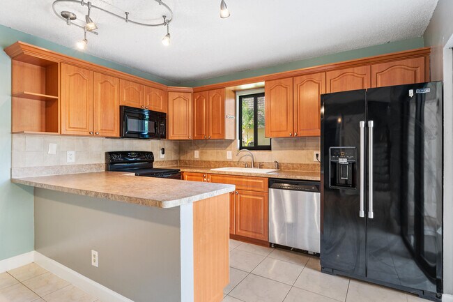 Building Photo - 301 Waterview Dr